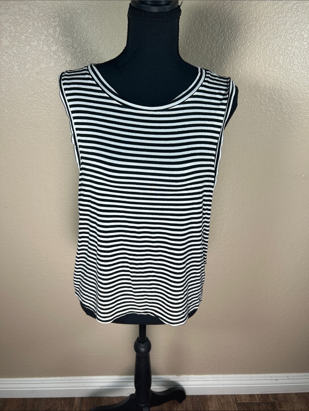 Express Black & White Striped Sleeveless Tank Top | Large